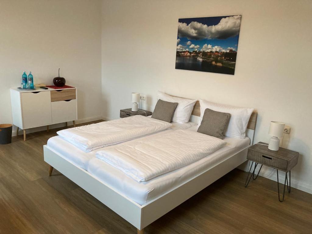 Das Bilderbuchcafe - Ferien - Apartment No 3 - Markt 7 Havelberg Eksteriør billede