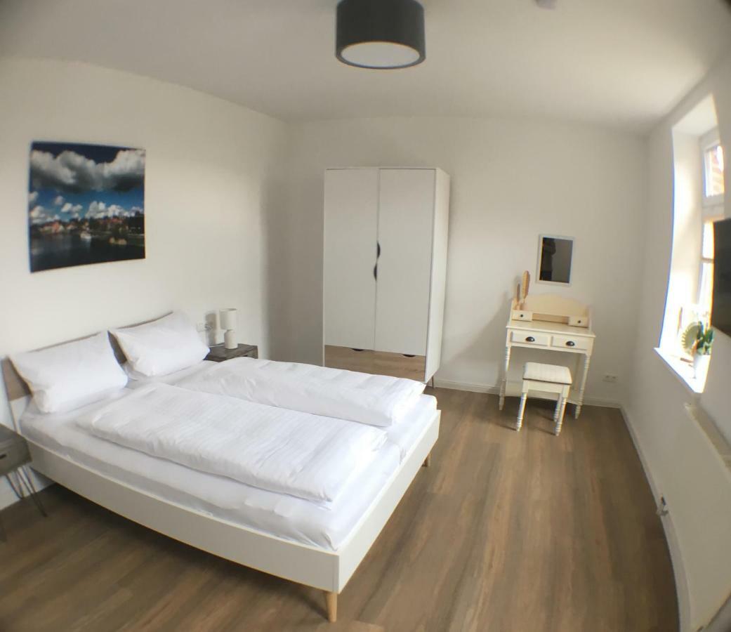 Das Bilderbuchcafe - Ferien - Apartment No 3 - Markt 7 Havelberg Eksteriør billede
